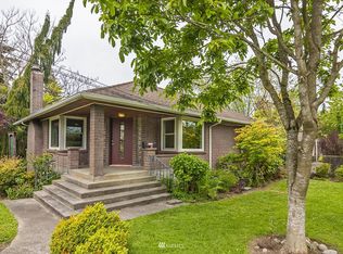 3004 SW Barton St, Seattle, WA 98126