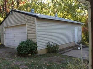 1303 W Henry St, Independence, MO 64054