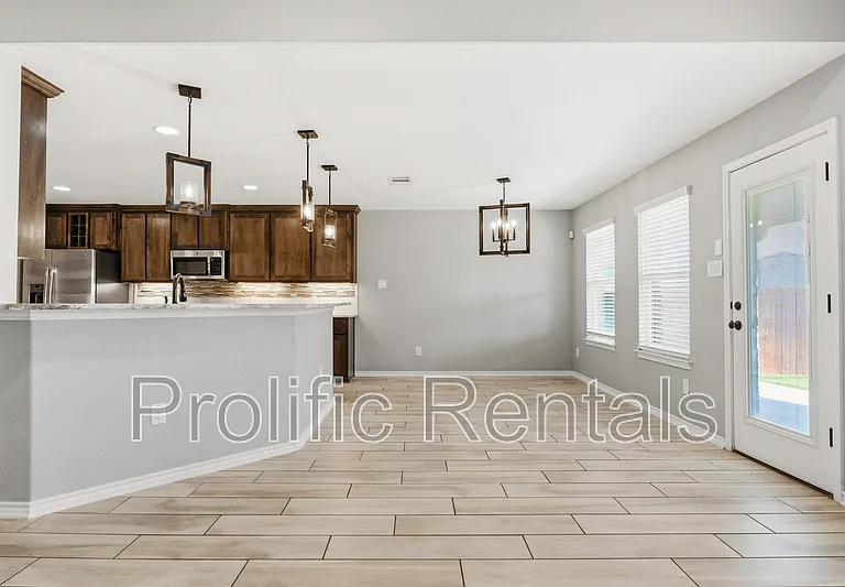 6101 Cordillera Dr — Photo 10