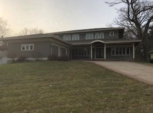 1879 Hampshire Ln N, Minneapolis, MN 55427