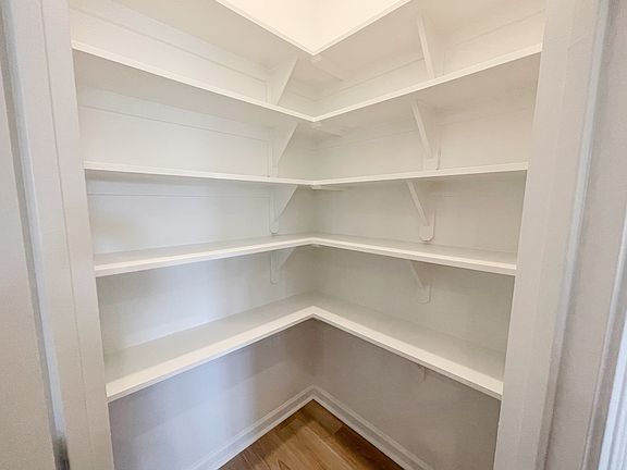Trillium III B - Pantry - DSLD Homes