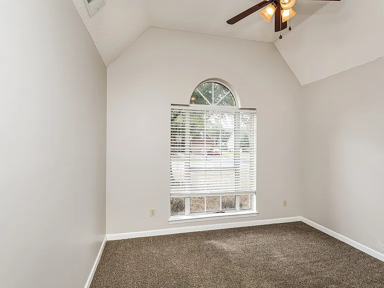 2350 Heather Rdg — Photo 13