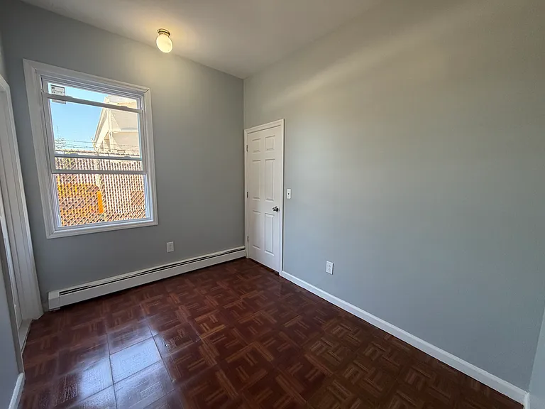 64 Franklin St #1R — Photo 7