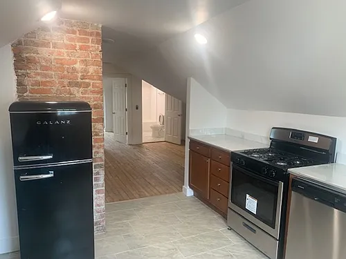 129 3rd St Photo 1