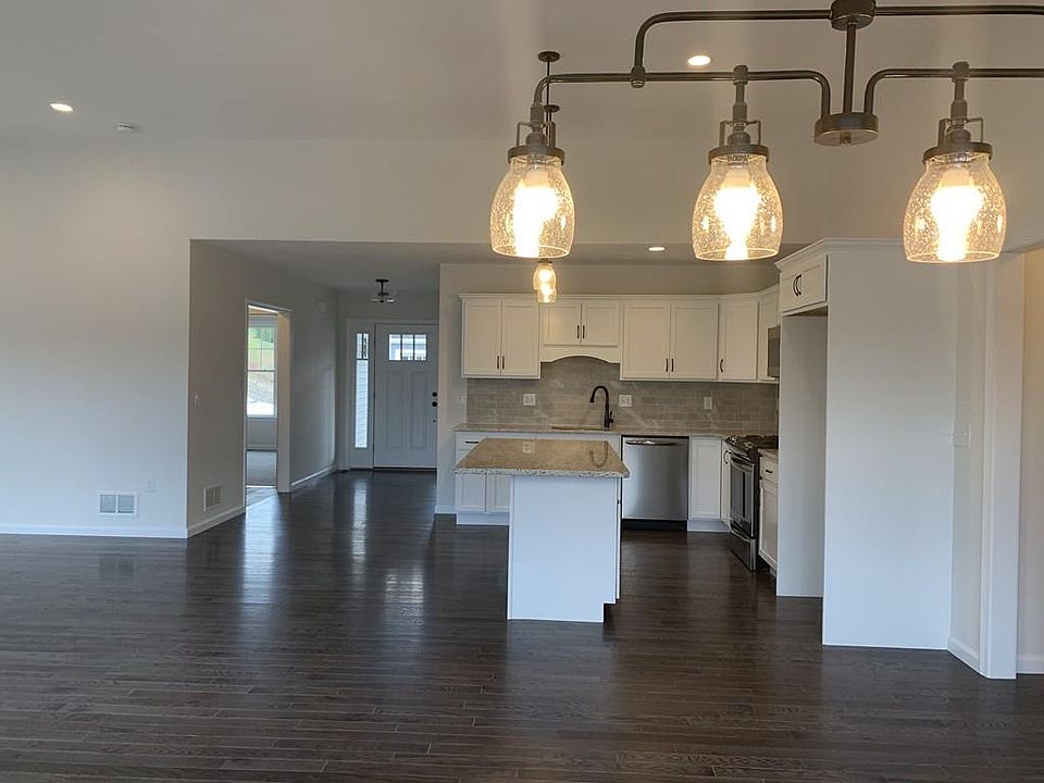 2nd image of 28 Country Club Ln #28