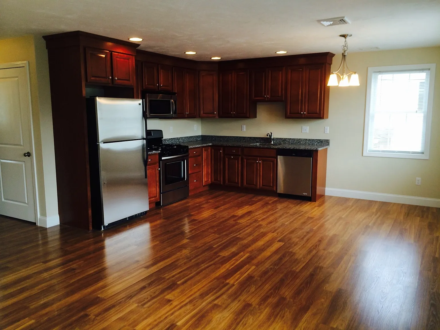 2 bed, 2.0 bath, 1440 sqft, $3,000 — Photo 4