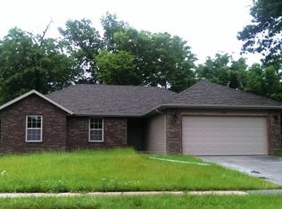 2136 S Fisk Ave, Springfield, MO 65807