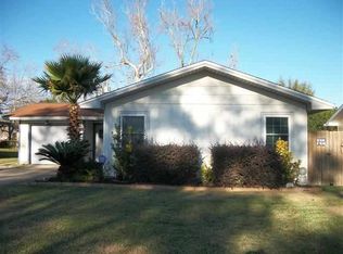 707 S 7th St, Nederland, TX 77627