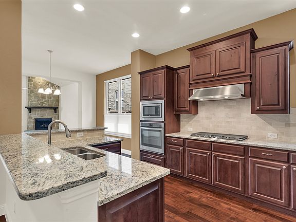 5th image of 1003 Edgefield Ln