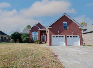 1072 Willow Cir, Clarksville, TN 37043