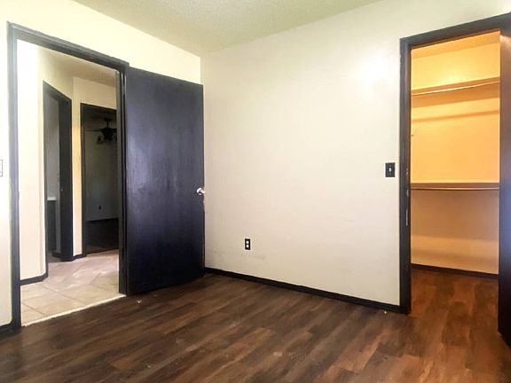 5th image of 883 S Curtis Ave