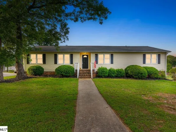 145 Oak Park Dr, Mauldin, SC 29662