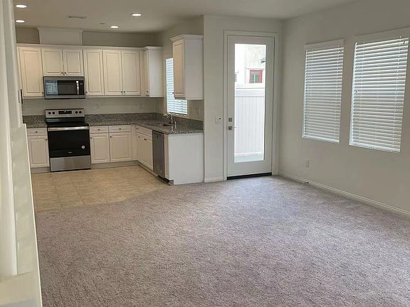 3rd image of 16044 Tanzinite Ln