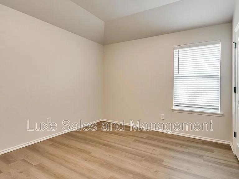 8012 NW 105th St — Photo 19