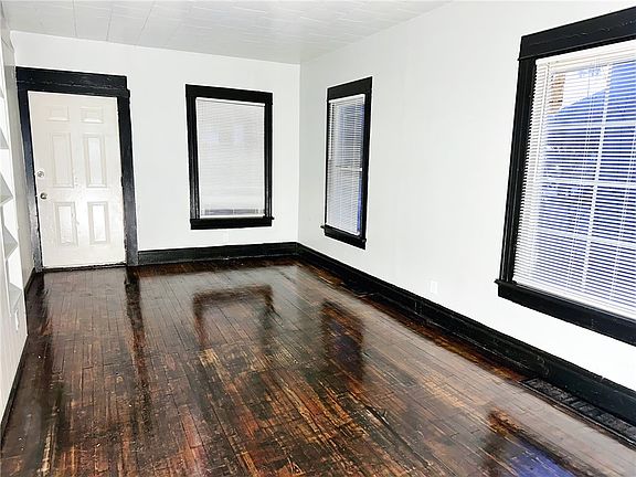 2nd image of 148-150 Flanders St