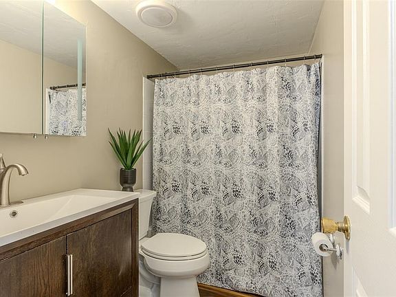 5th image of 4460 SW 20TH LANE
