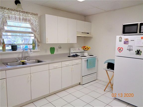 2nd image of 1025 N Clara Ave