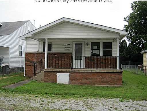 1st image of 207 32nd St W