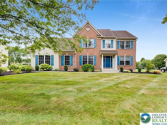2nd image of 835 Rebecca Ln