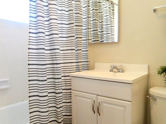 3rd image of 5840-5860 Albemarle St #5860-06