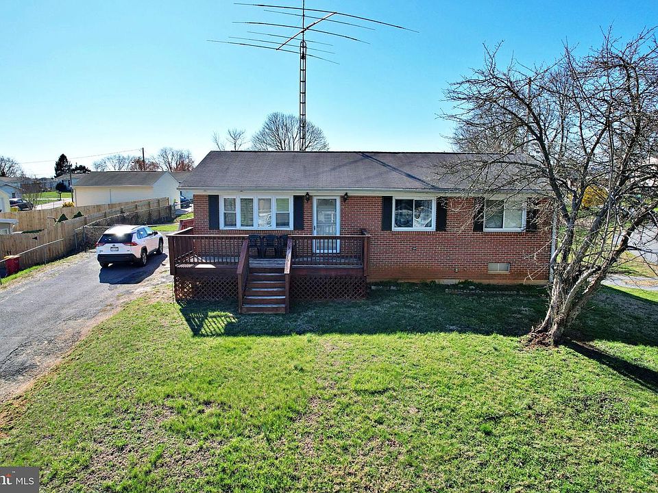 1st image of 133 Lemon Rd