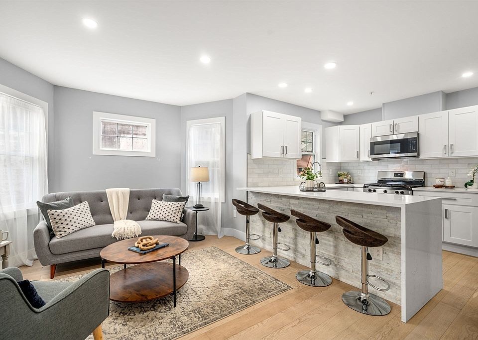 1st image of 679 Columbia Rd #1