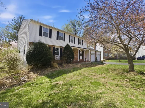 9301 Willow Pond Ln, Burke, VA 22015