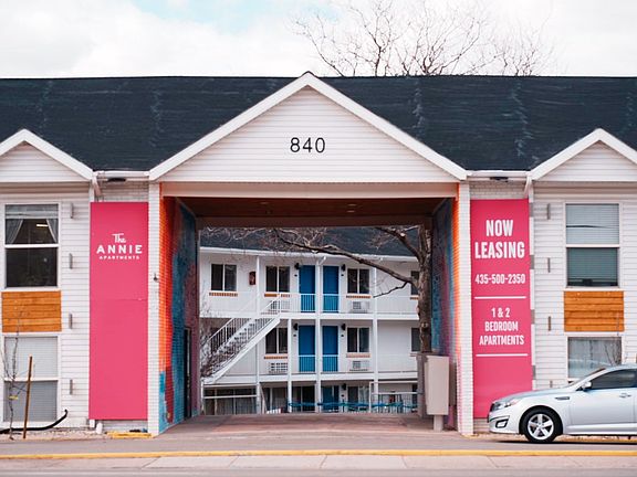 2nd image of 840 S Main St #43bd9b692