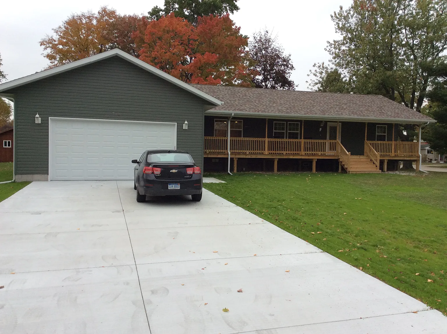 975 6th St photo 1