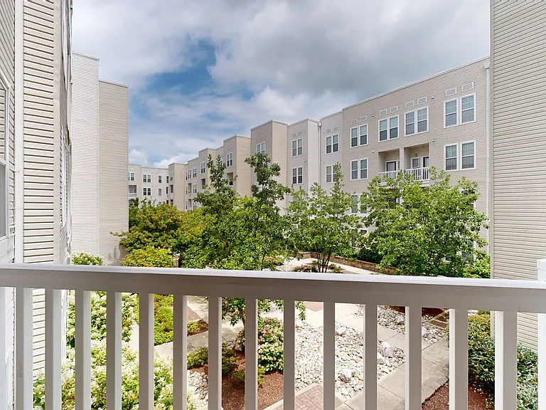 The Quarters at Towson Town Center — Photo 178