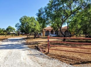 40 S Hill Dr, Lytle, TX 78052