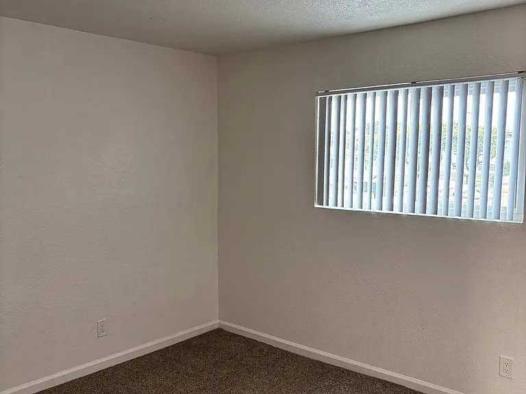3117 Valle Ave #15 — Photo 6