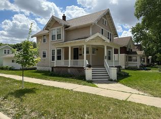 200 Spriggs St, Charles City, IA 50616