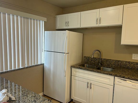 3rd image of 139 Sparrow Dr APT 3F