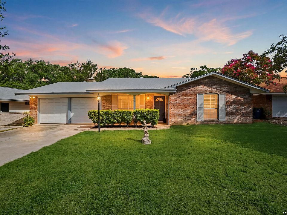 1st image of 3723 Chartwell Dr