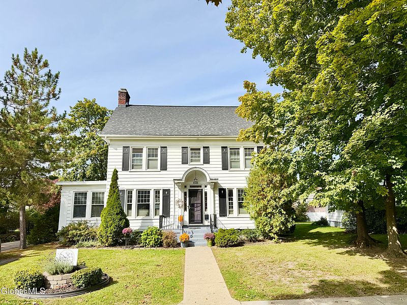 2nd image of 1555 Wendell Avenue