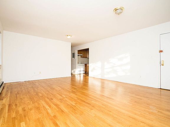 4th image of 69 Wilson Ave #2