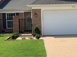 904 Lakeland Dr, West Memphis, AR 72301