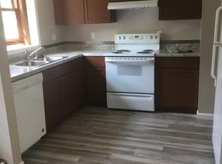 105 W 8th Ave, Indianola, IA 50125