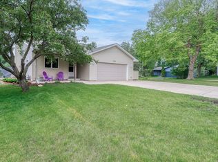 6785 Amherst Ln, Eden Prairie, MN 55346