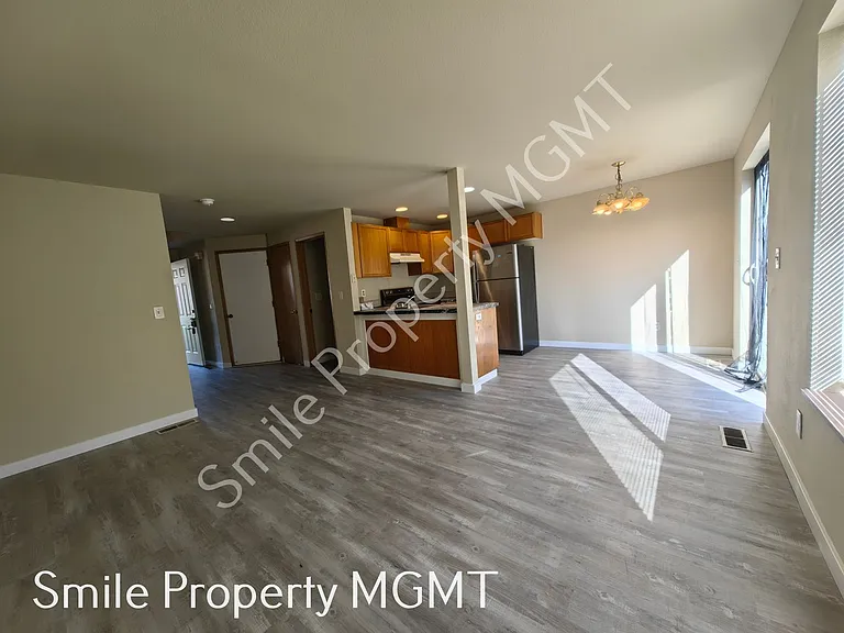 12616 SE Taggart St — Photo 5