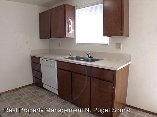 5th image of 7404 Rainier Dr