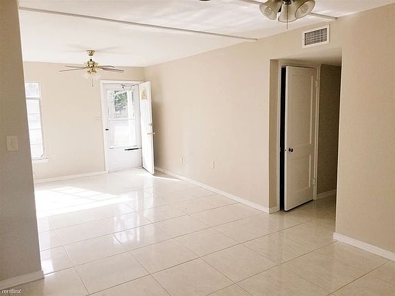 4th image of 1618 Adkins Dr