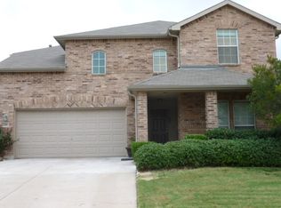 9200 Conestoga Dr, Fort Worth, TX 76131