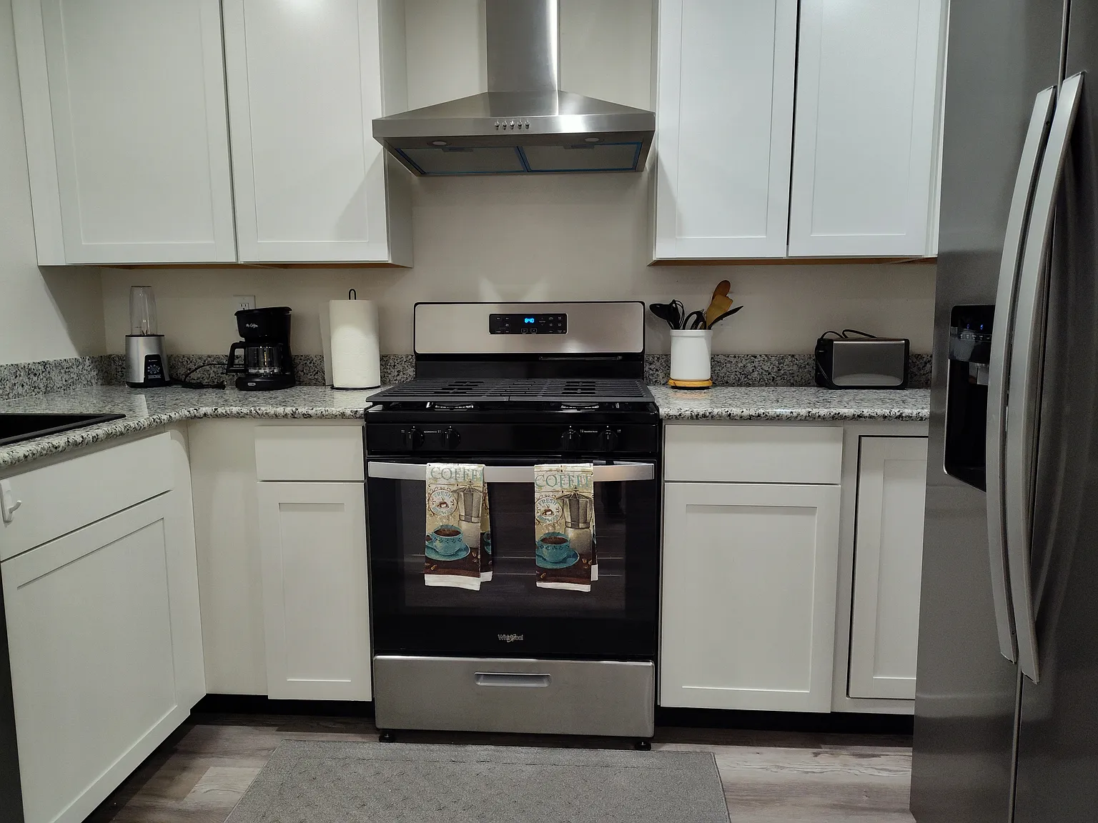 2 bed, 750 sqft, $1,800 — Photo 4