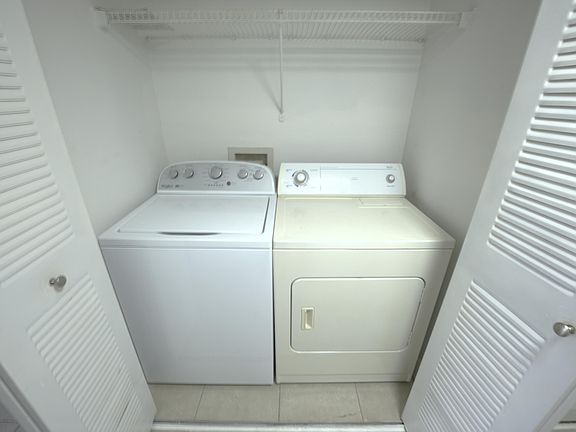 3rd image of 1604 Meadows Circle W