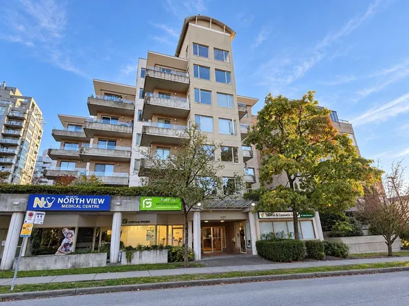 137 W 17th St #504, North Vancouver, BC V7M 1V5