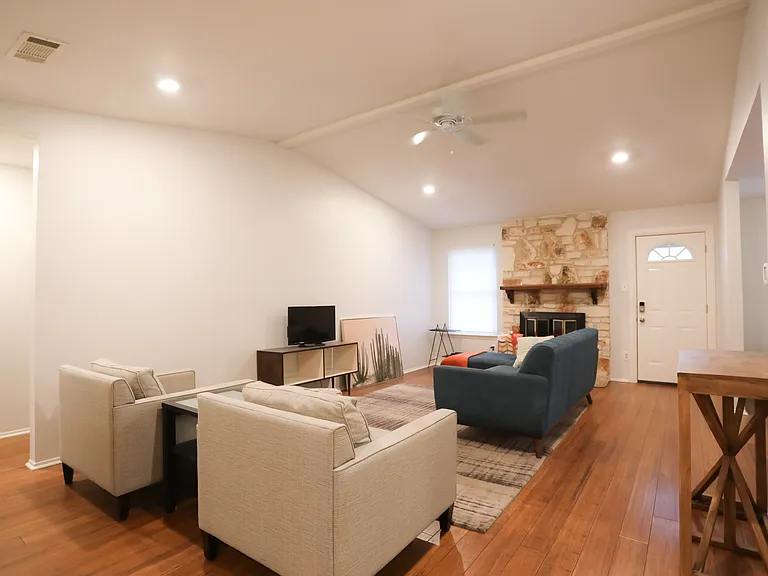 12315 Wycliff Ln — Photo 8