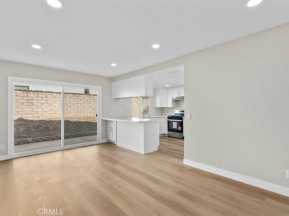 5th image of 2905 Overland Ct