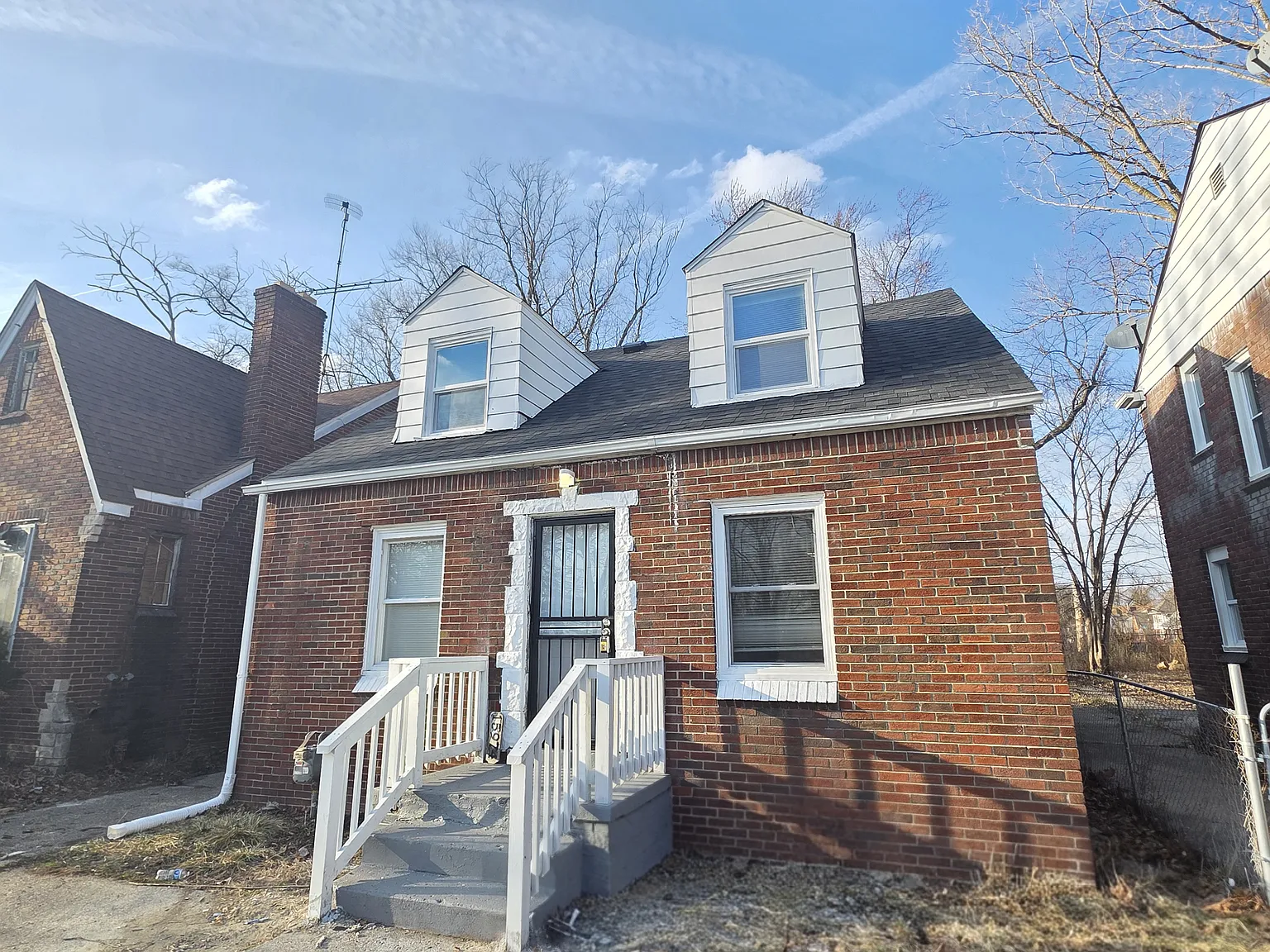 3 bed, 1.5 bath, 1350 sqft, $1,400 — Photo 3